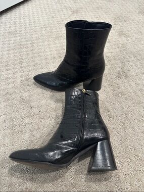 Women's Black Croc-Embossed Pointed Ankle Booties